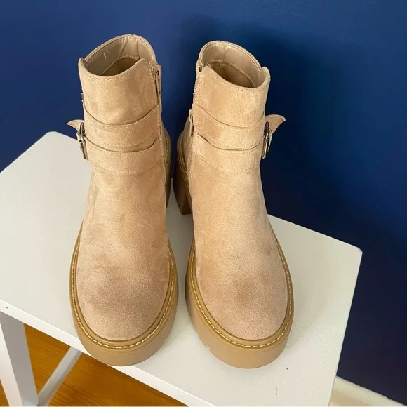 Madden Girl Tan Ankle Boots Size 7.5- Like New! - Picture 4 of 5